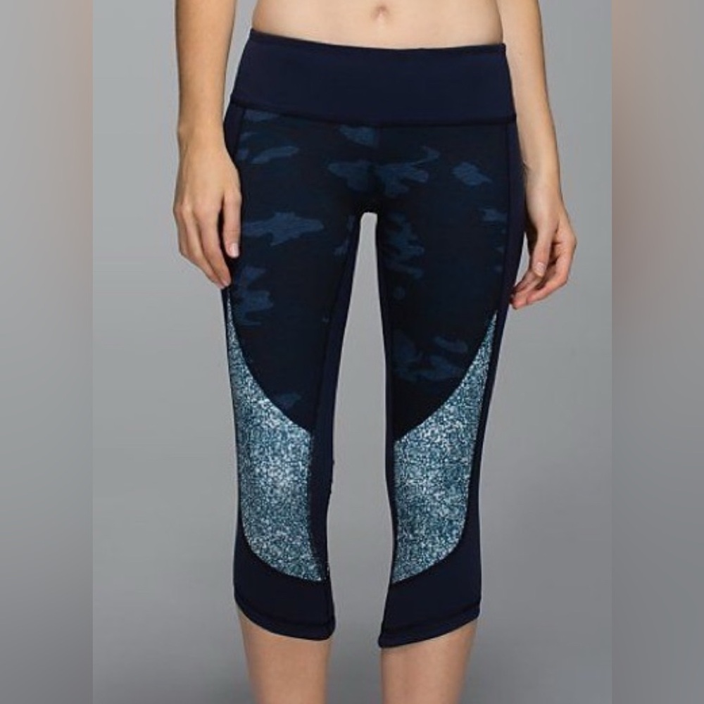 Lululemon‎ Run Inspire Crop II Navy Camo Speckled Leggings Size 6